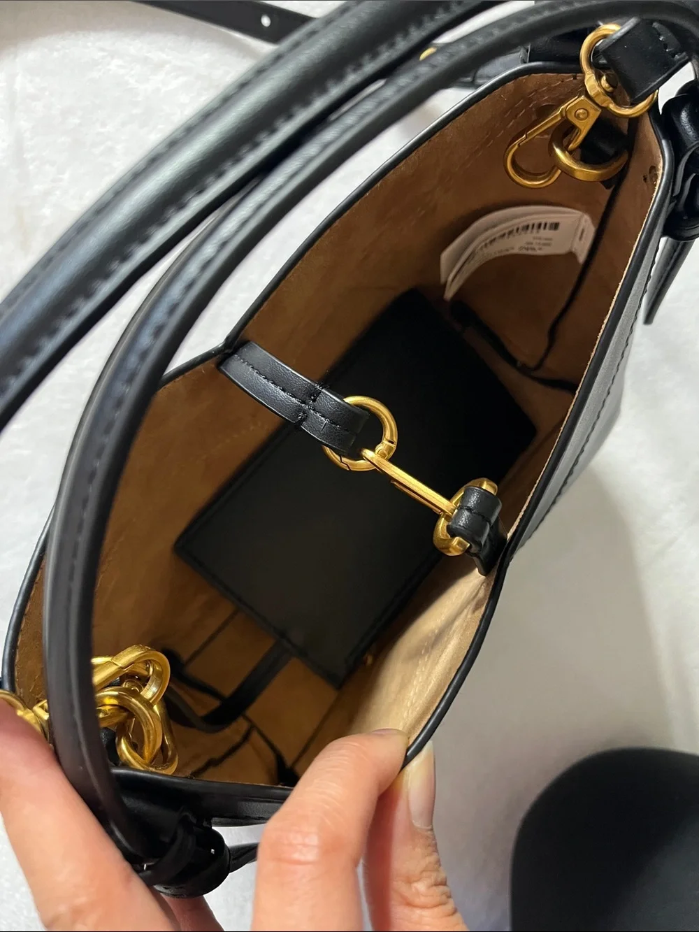 Zara Black Mini bucket bag with V stitch design - Picture 8 of 9